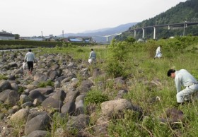 長良川の河川清掃を実施しました